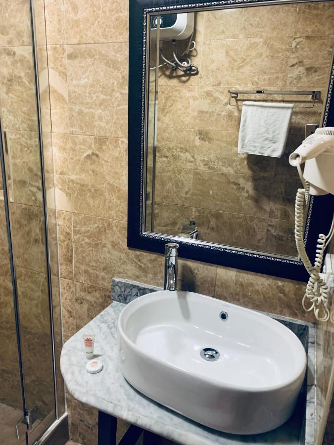 Msquare Hotel Gra Ikeja Buitenkant foto