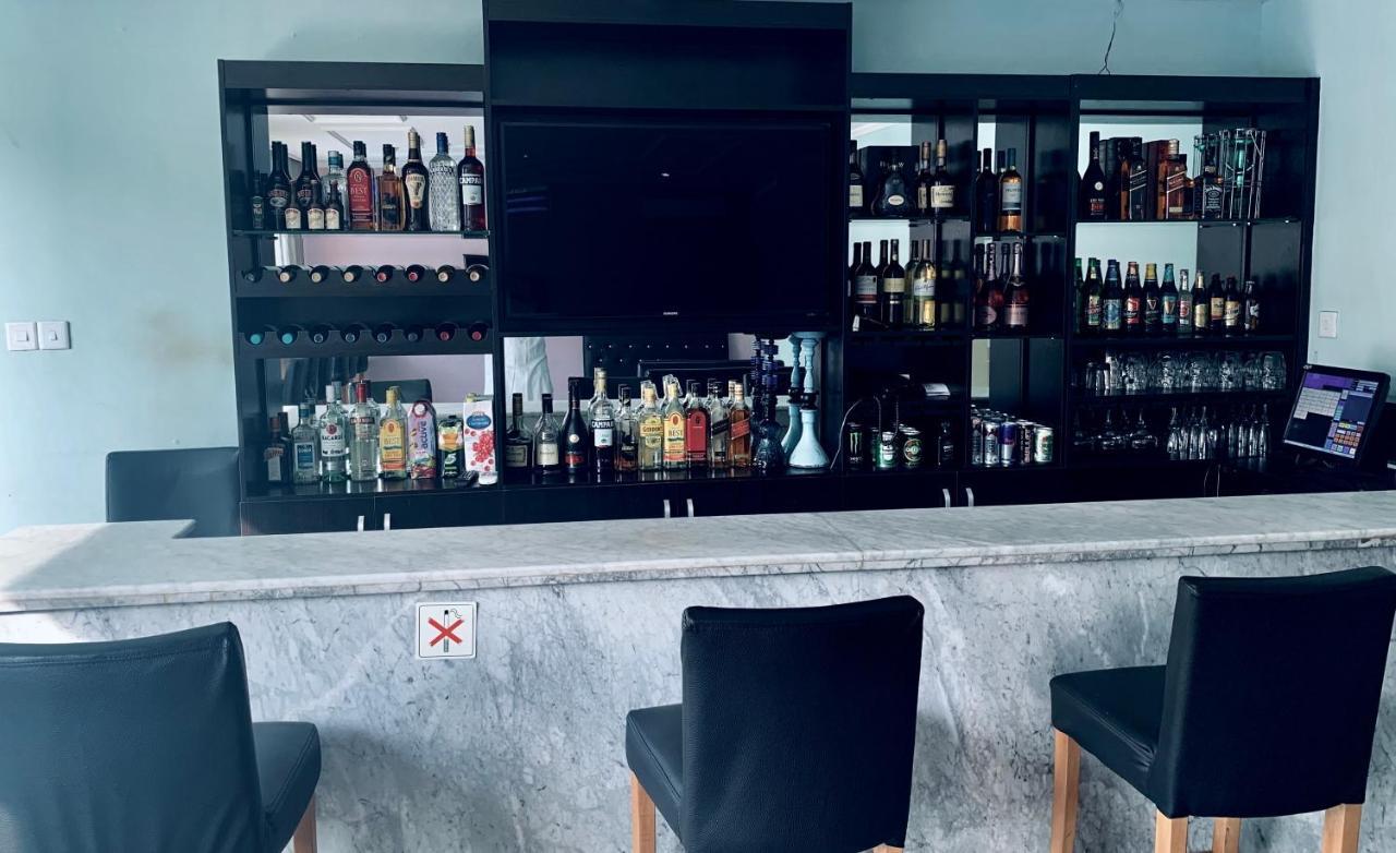 Msquare Hotel Gra Ikeja Buitenkant foto