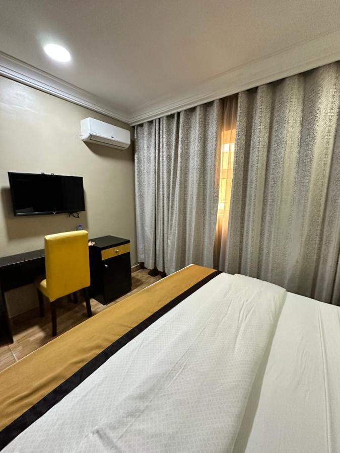 Msquare Hotel Gra Ikeja Buitenkant foto