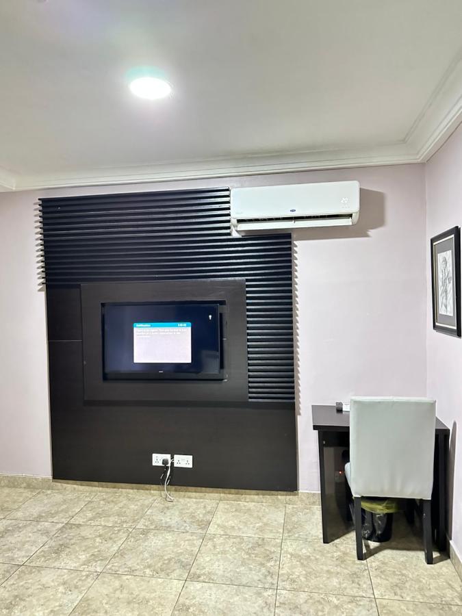 Msquare Hotel Gra Ikeja Buitenkant foto