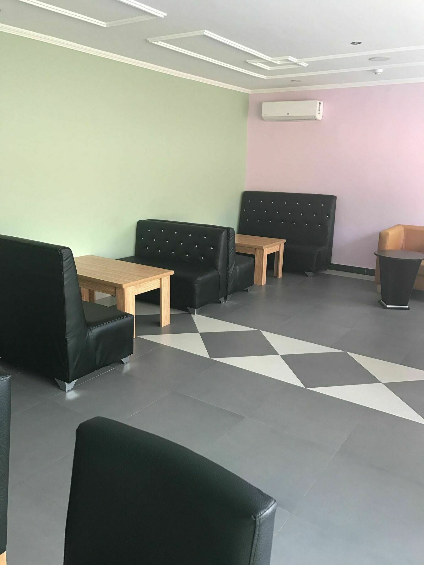Msquare Hotel Gra Ikeja Buitenkant foto