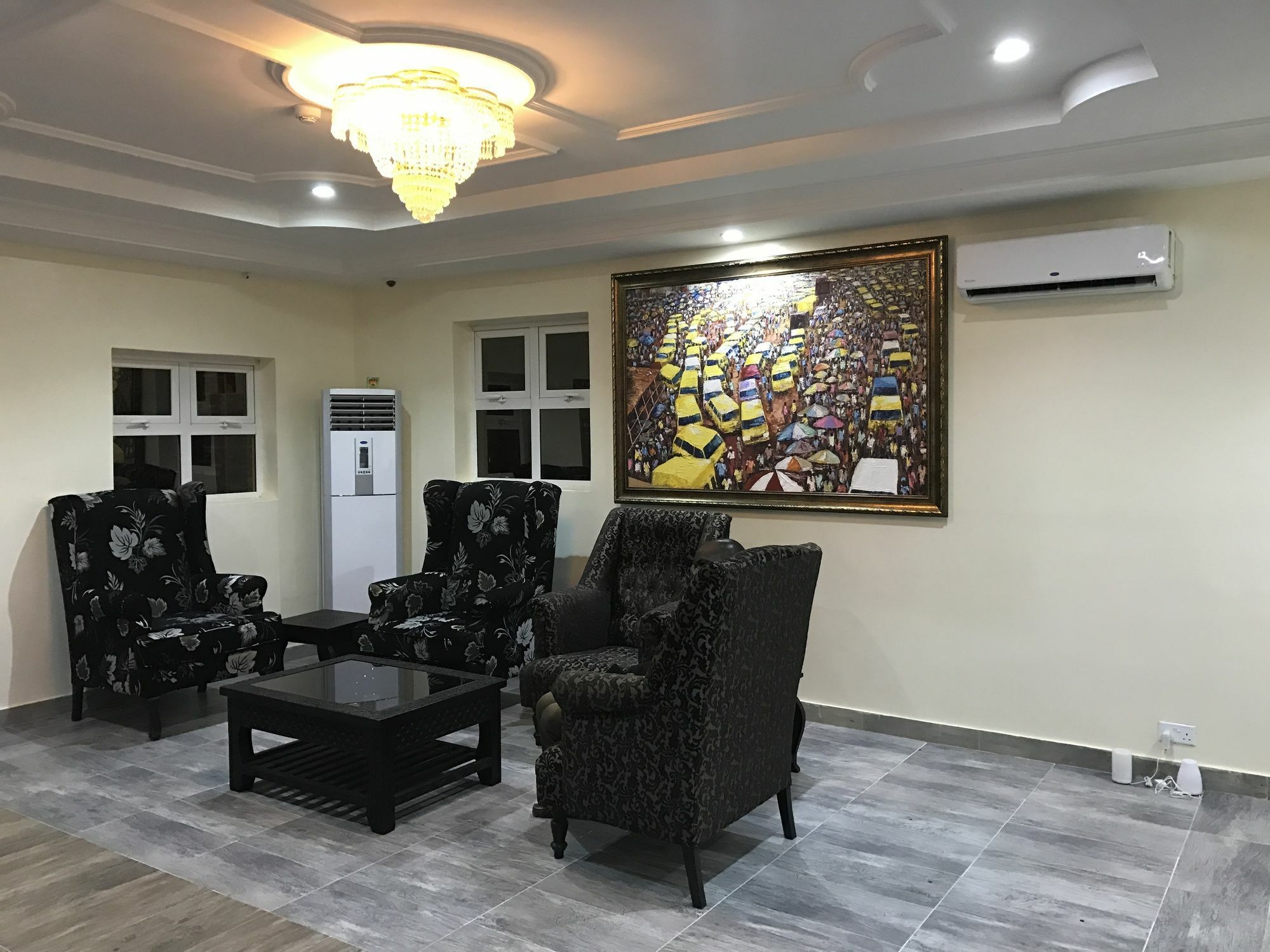 Msquare Hotel Gra Ikeja Buitenkant foto