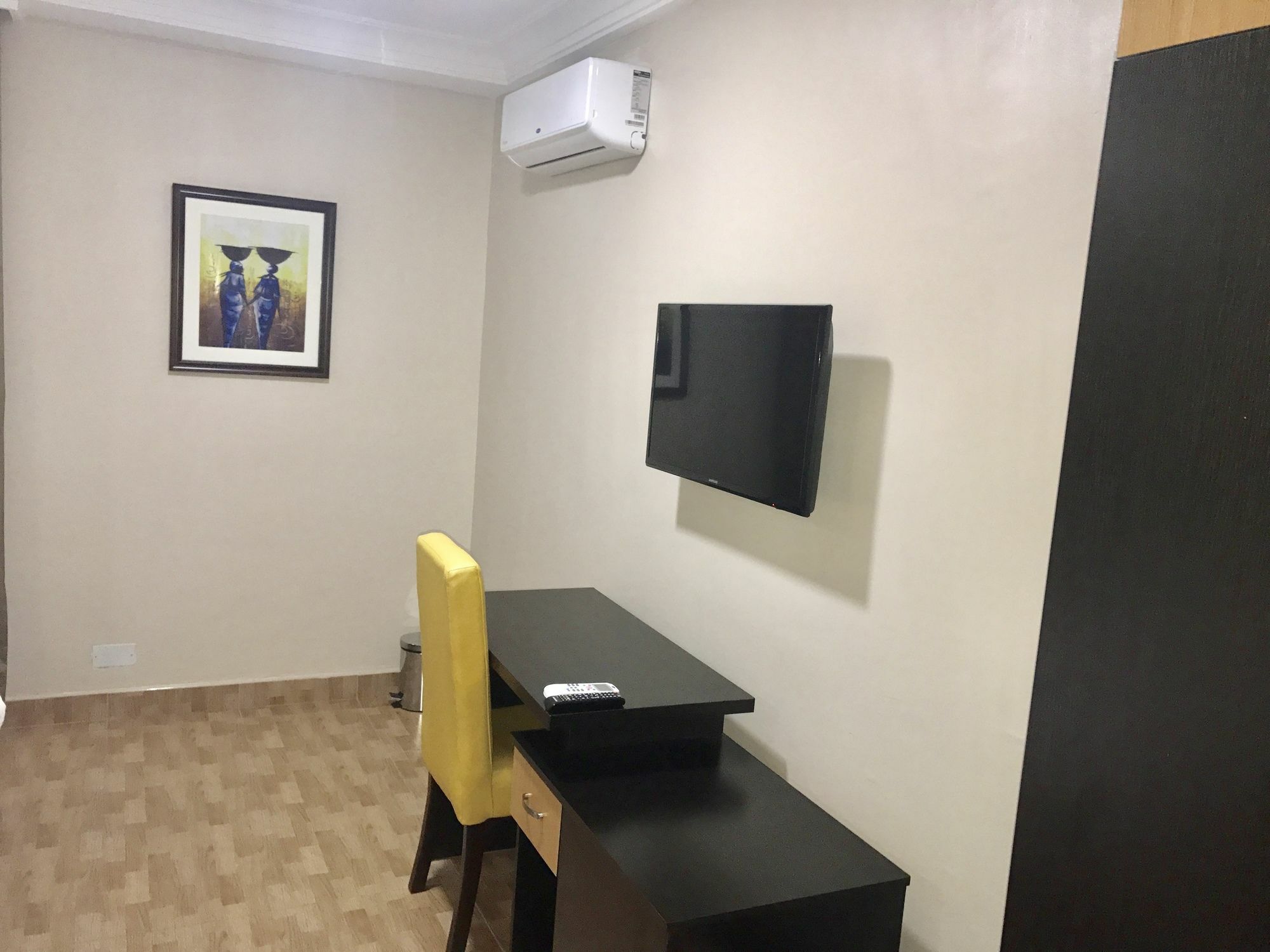 Msquare Hotel Gra Ikeja Buitenkant foto