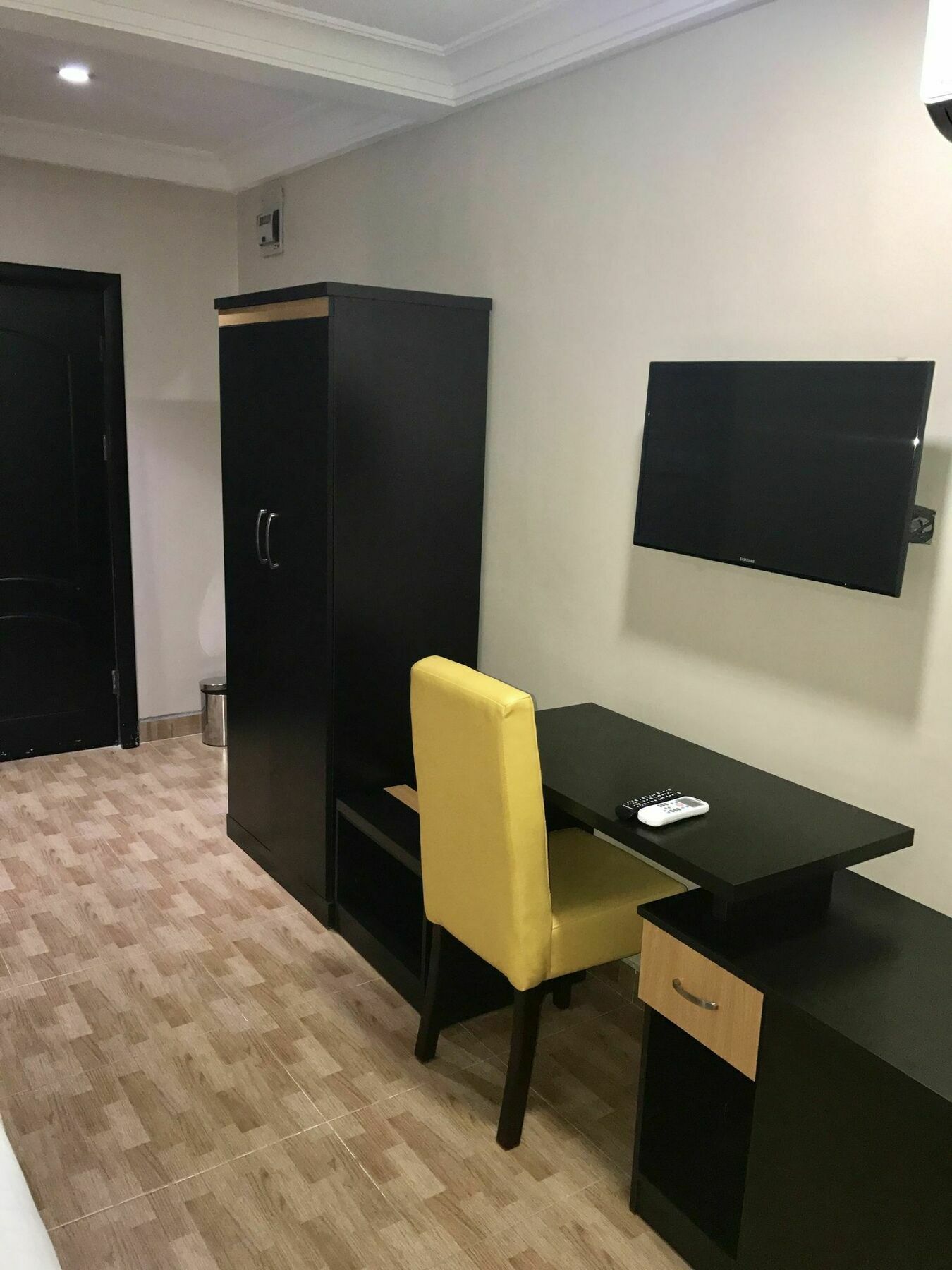 Msquare Hotel Gra Ikeja Buitenkant foto