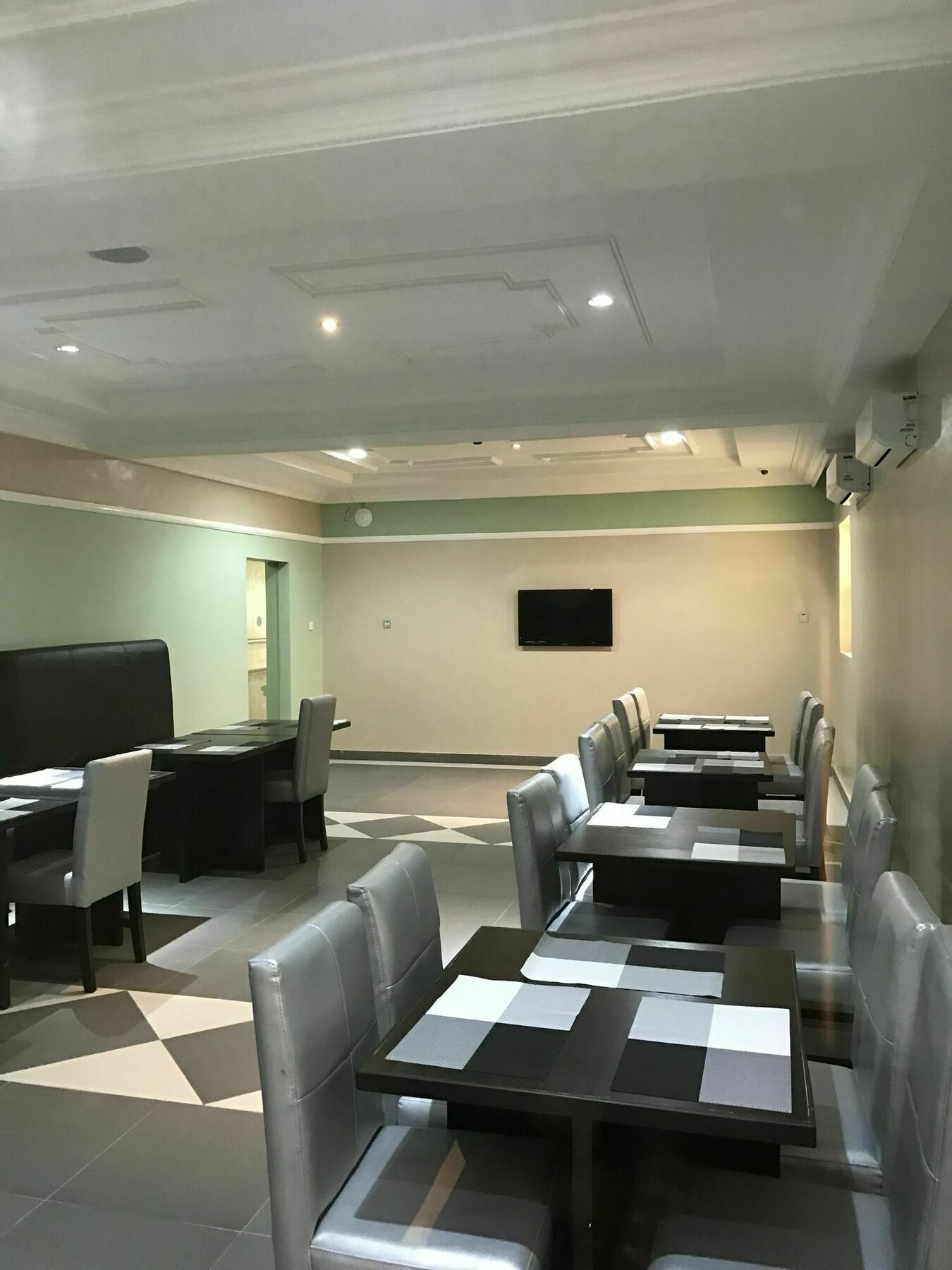 Msquare Hotel Gra Ikeja Buitenkant foto