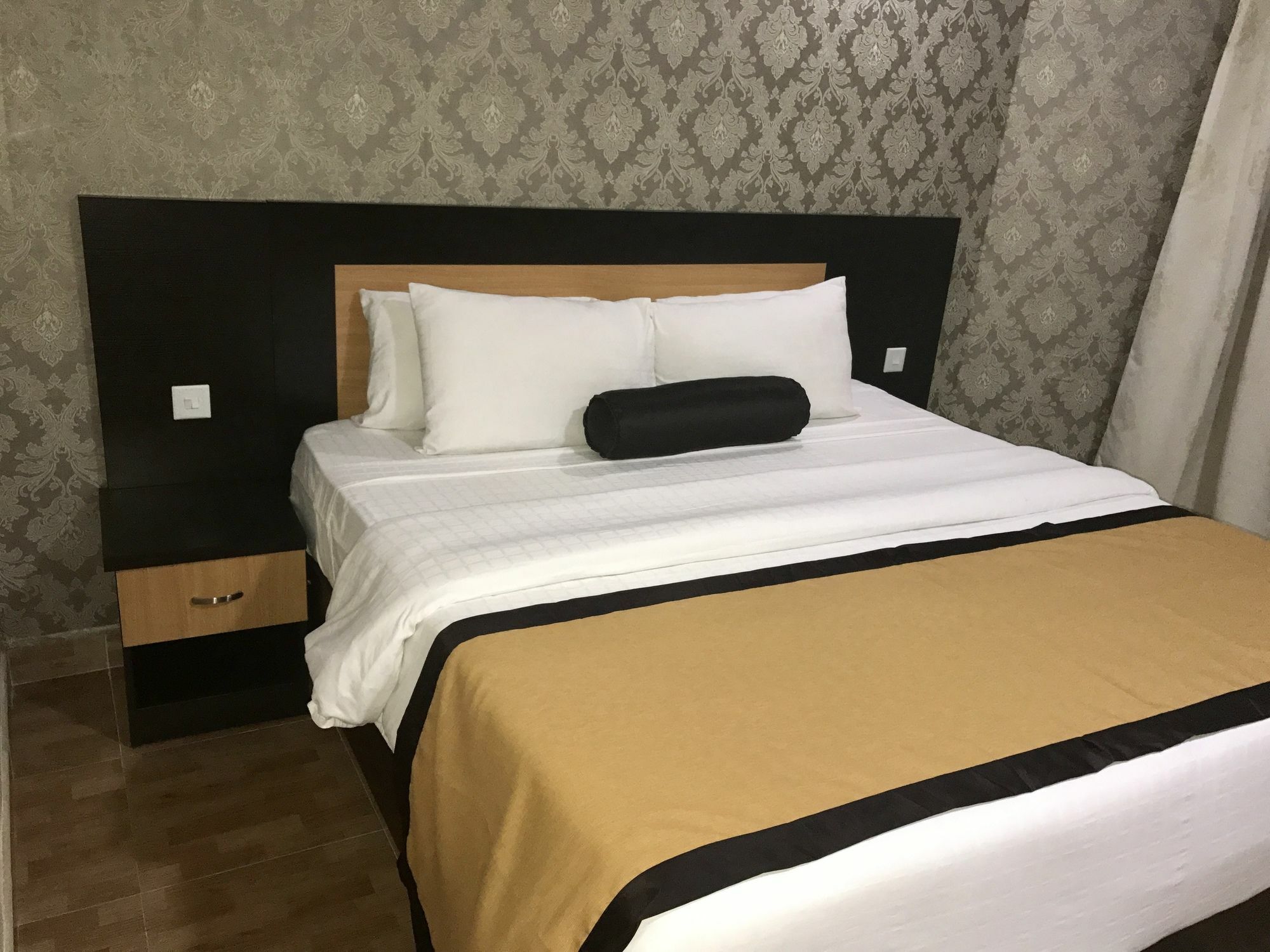 Msquare Hotel Gra Ikeja Buitenkant foto