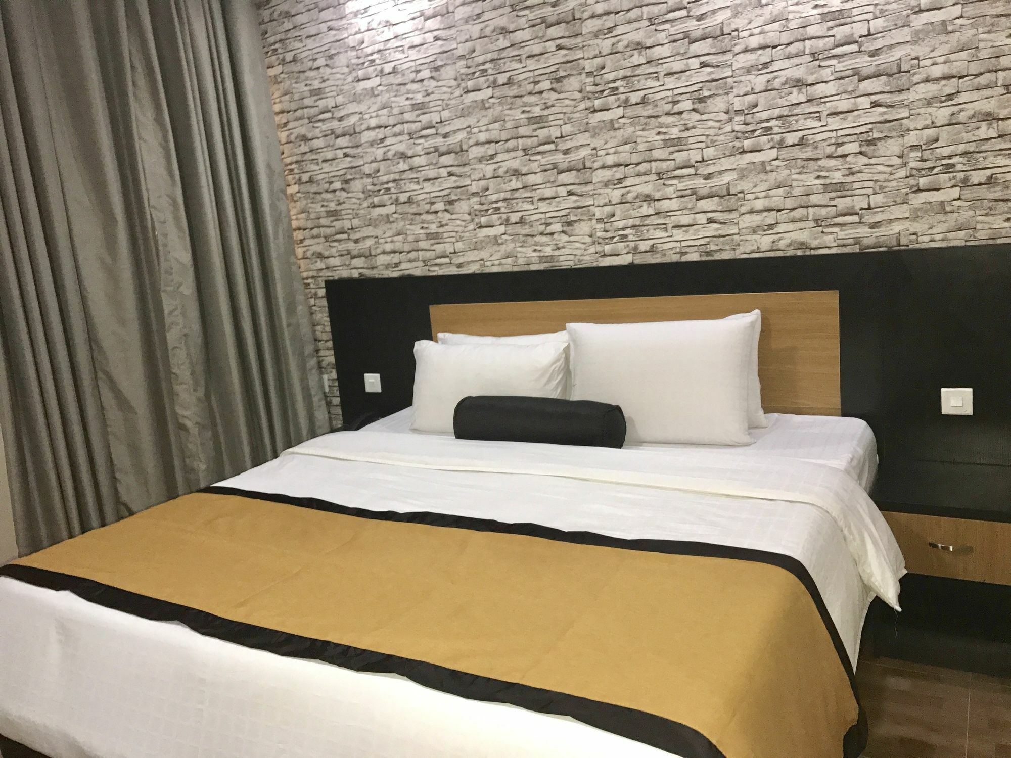 Msquare Hotel Gra Ikeja Buitenkant foto