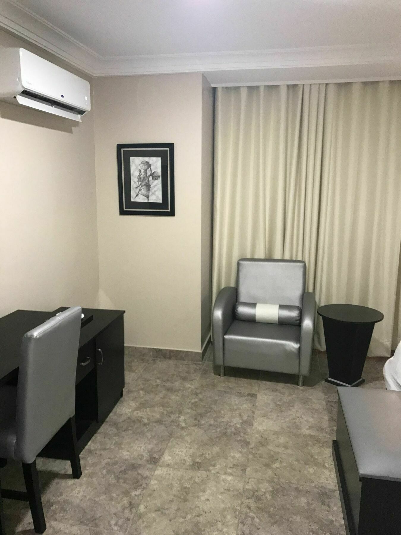 Msquare Hotel Gra Ikeja Buitenkant foto